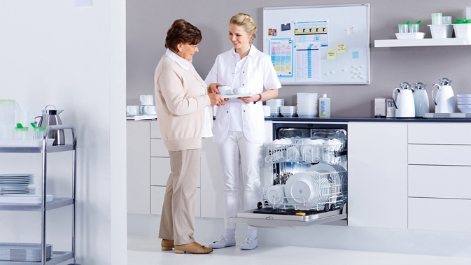 Neue professionelle Spülmaschinen mit Frischwassersystem